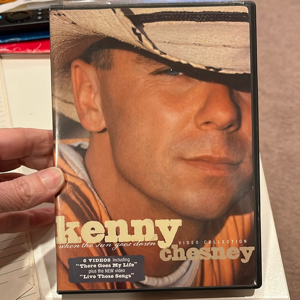 🌻 Kenny Chesney video DVD